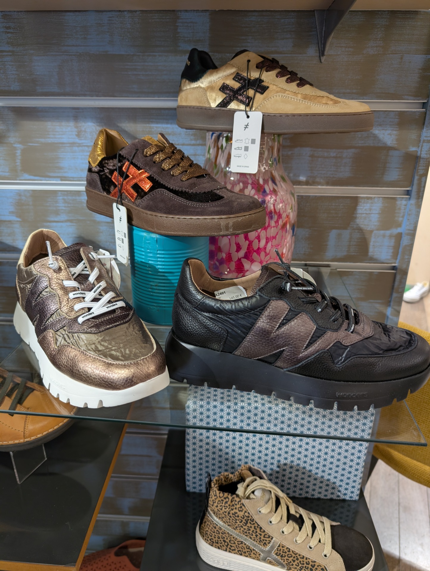 ANOTHER TREND      WONDERS